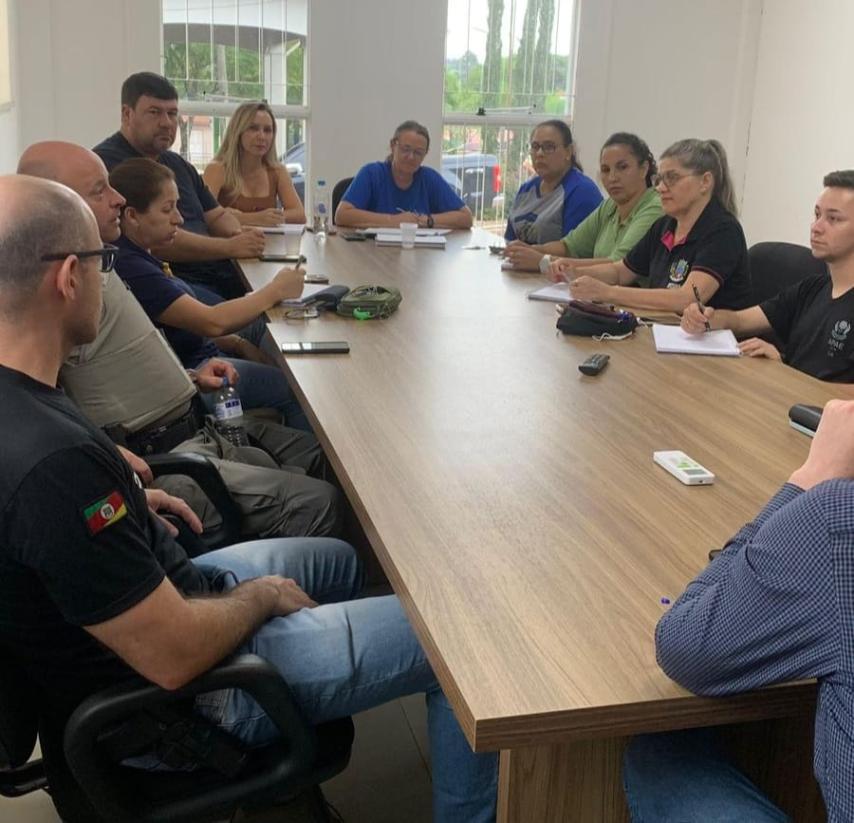 Jóia debate ações de prevenção às drogas entre crianças e adolescentes